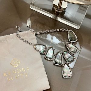 Kendra Scott Harlow Oyster Mother of Pearl Necklace
